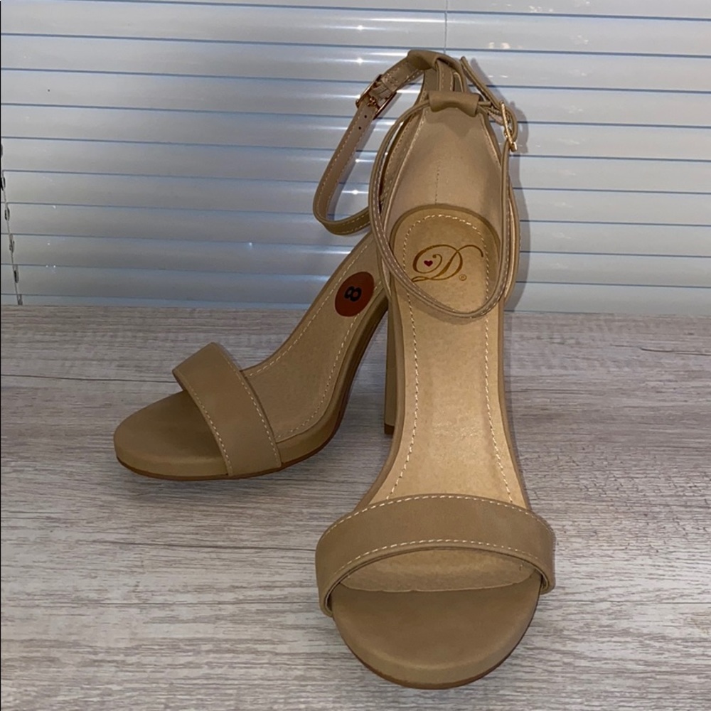 Tan Strappy heel